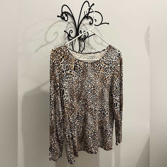 Chicos size 1 leopard 3/4 sleeve top - Picture 2 of 3